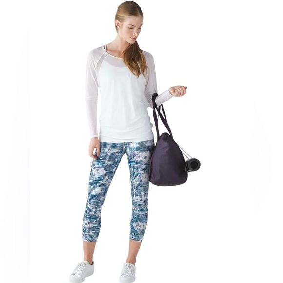 Lululemon Wunder Under
Crop (Hi-Rise) Blurry Belle Multi - Picture 3 of 9